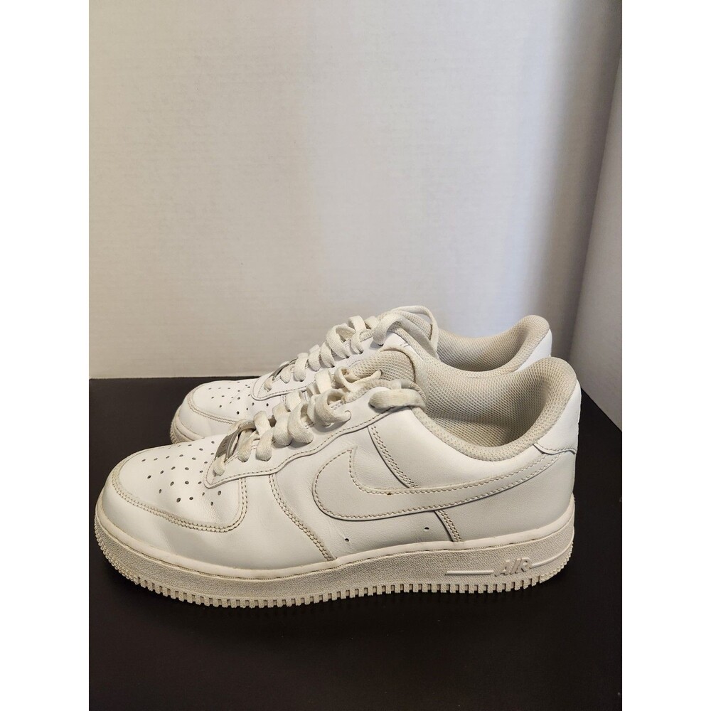 Size 8.5 - Nike Air Force 1 White